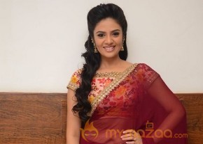 Srimukhi Hot Stills at Pelli Choopulu Audio  photo 18