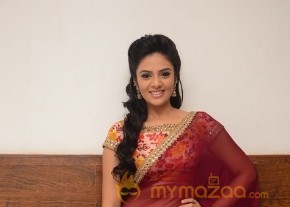 Srimukhi Hot Stills at Pelli Choopulu Audio  photo 20