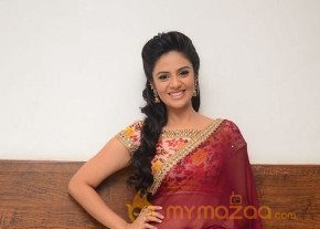 Srimukhi Hot Stills at Pelli Choopulu Audio  photo 21