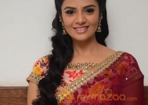 Srimukhi Hot Stills at Pelli Choopulu Audio  photo 23