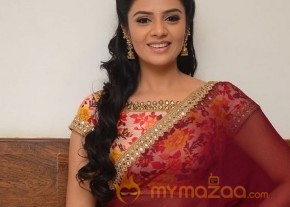 Srimukhi Hot Stills at Pelli Choopulu Audio  photo 24