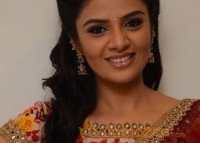 Srimukhi Hot Stills at Pelli Choopulu Audio  photo 4