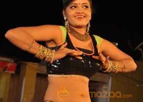 Sriya photo 3