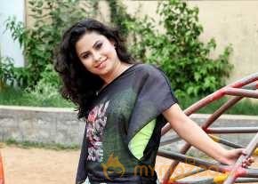 Sumi Ghosh Portfolio Pics photo 9