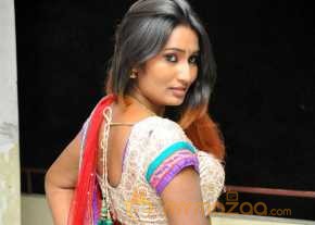 Swathi Naidu Photoshoot photo 21