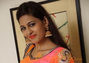 Swetha Jadhav at Aura Exhibition Launch photos photo 4
