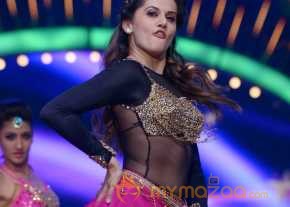  Taapsee Pannu New Photoshoot  photo 17