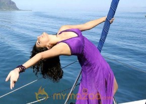 Taapsee Latest pic photo 9