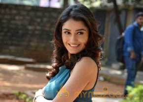 Tridha Choudhury photo 11