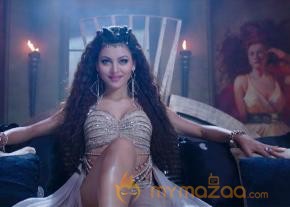 Urvashi Rautela Latest Glam Pics photo 3