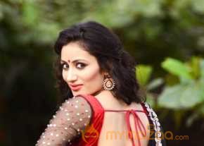 Urvashi Solanki photo 2