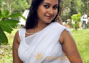 Varsha K Pandey Photoshoot On White Saree photo 4