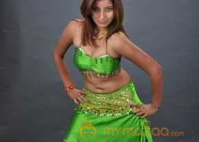 Vinisha Naidu Green Dress Pictures photo 9
