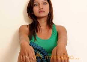 Vinisha Naidu Green Dress Pictures photo 3