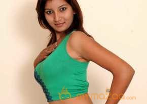 Vinisha Naidu Green Dress Pictures photo 17