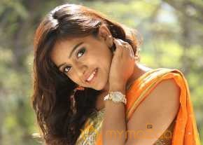  Vithika Sheru Orange Saree Photos  photo 2