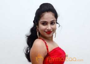 Vrushali Gosavi Red Dress Pics photo 9