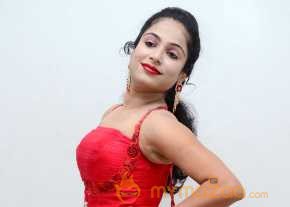 Vrushali Gosavi Red Dress Pics photo 8
