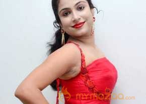 Vrushali Gosavi Red Dress Pics photo 3