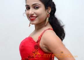 Vrushali Gosavi Red Dress Pics photo 2
