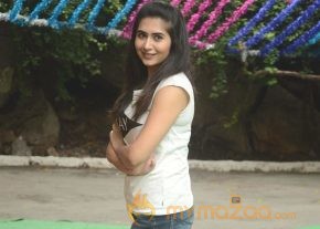 Vyoma Nandi Glam Pics photo 8