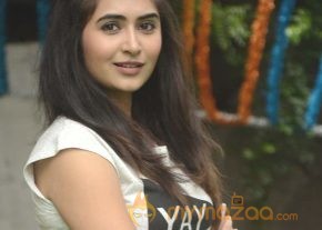 Vyoma Nandi Glam Pics photo 12
