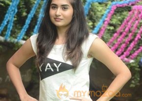 Vyoma Nandi Glam Pics photo 15