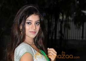 Yamini Bhaskar photo 2