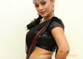 Yamini Bhaskar photo 7
