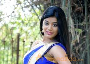Yamini Bhaskar photo 8