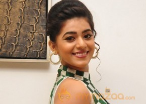 Yamini Bhaskar Hot Light Green Saree Pics photo 9