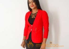 Yelli Photoshoot At Pramadam Movie Success Meet photo 3