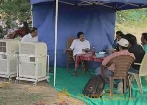 Pawan Kalyan's Katamarayudu Working Stills photo 16
