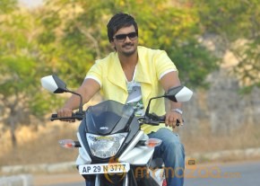 1000 Abaddalu Movie New Stills photo 10