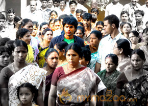 916 KDM Prema Movie Stills Wallpapers photo 9
