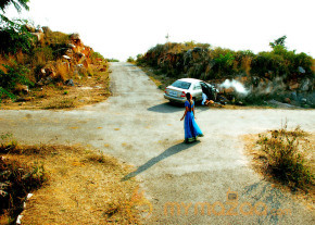 916 KDM Prema Movie Stills Wallpapers photo 15