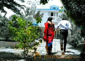 916 KDM Prema Movie Stills Wallpapers photo 17