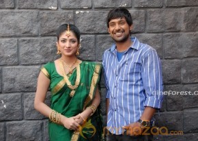 Abbai Class Ammai Mass Latest Stills photo 5