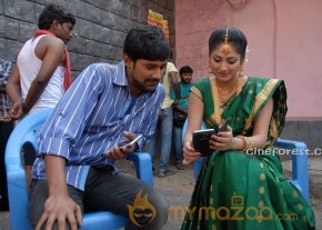 Abbai Class Ammai Mass Latest Stills photo 18