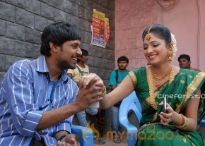 Abbai Class Ammai Mass Latest Stills photo 15