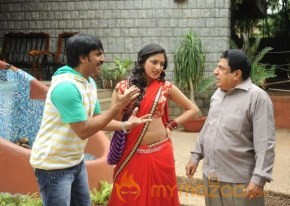 Abbai Class Ammai Mass Movie Stills photo 17