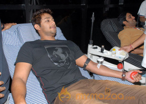 Actors Blood Donation stills photo 8