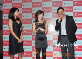 Actress Priyamani Launches Apple iPhone 5 Photo Gallery photo 17