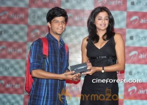 Actress Priyamani Launches Apple iPhone 5 Photo Gallery photo 17