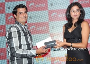 Actress Priyamani Launches Apple iPhone 5 Photo Gallery photo 13