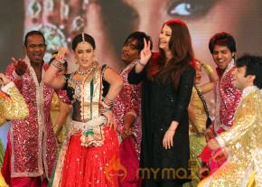 Aish, Sachin at Cocacola My School Photos