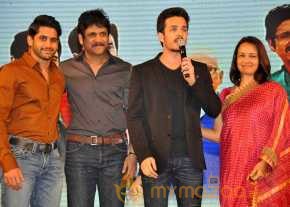 Akhil Akkineni Debut Movie Launch photo 9