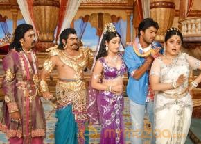 Allari Naresh Yamudiki Mogudu Movie Stills photo 22