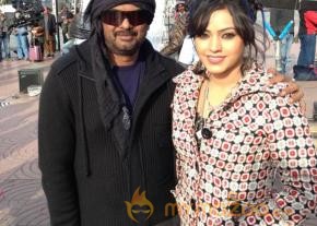 Allu Arjun Iddarammayilatho Working Stills photo 8