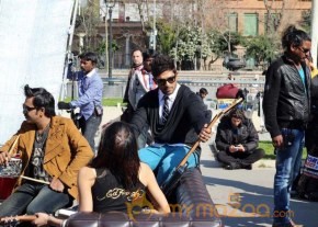 Allu Arjun Iddarammayilatho Working Stills photo 9